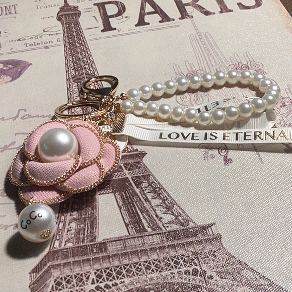 NEWT CAMELLIA KEY CHAIN and 3 Colors. - Picture 8 of 10